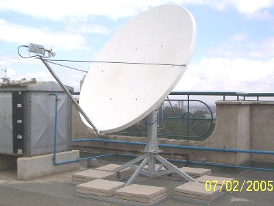 Ku band VSAT dish with non-pen mount