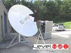 Transportable VSAT feed assembly