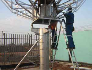 Assembling the struts to support the parabolic panels
