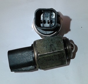 Mondao reverse light switch connector