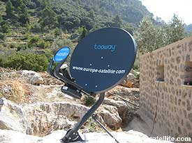 Tooway Ka band antenna: Blue Ka band dish on universal tripod