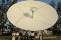 Large axi-symmetric Gregorian satellite antenna