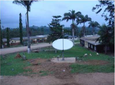 VSAT dish operating at high elevation angle